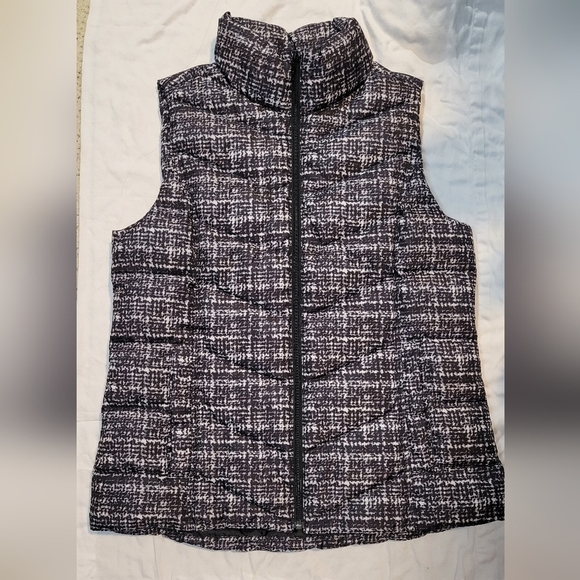 Land's End Responsible Down & Feather Sleeveless Black & White Quilted Vest Sz S - Picture 1 of 9